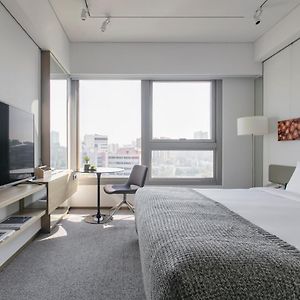 Sunrise Deluxe King Room